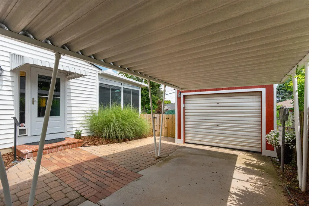 323 Stratford Drive Lexington KY 40503