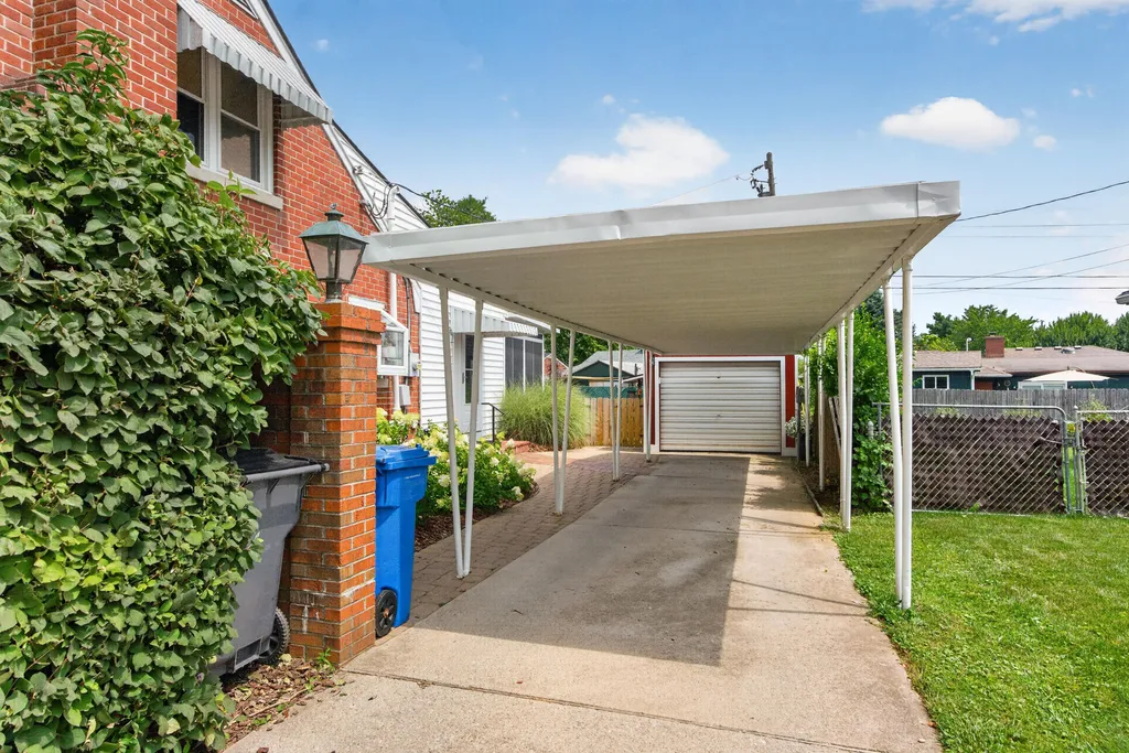 323 Stratford Drive Lexington KY 40503