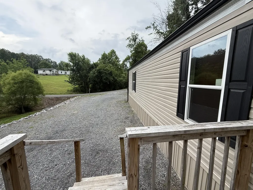 13 Wells Lane Gilbertsville KY 42044