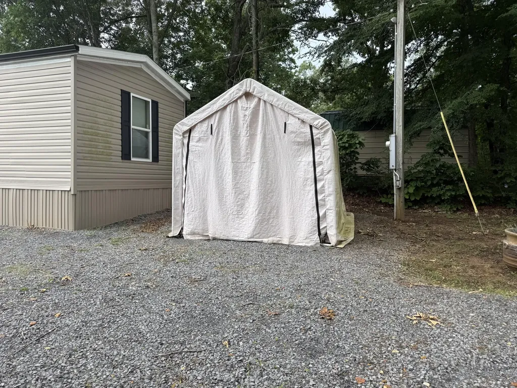 13 Wells Lane Gilbertsville KY 42044