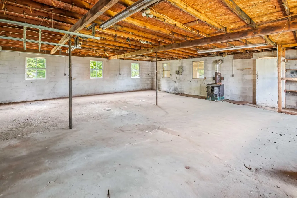 9210 Kentucky 1247 Eubank KY 42567