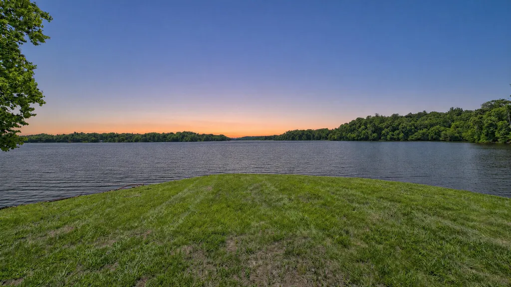897 Summit Point Cadiz KY 42211