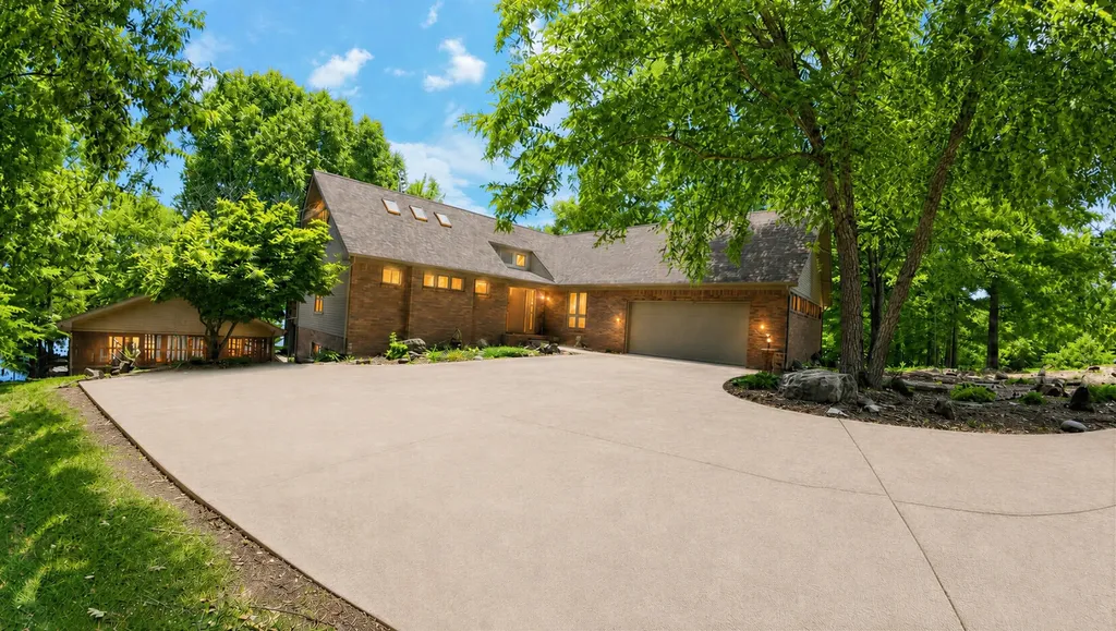 897 Summit Point Cadiz KY 42211