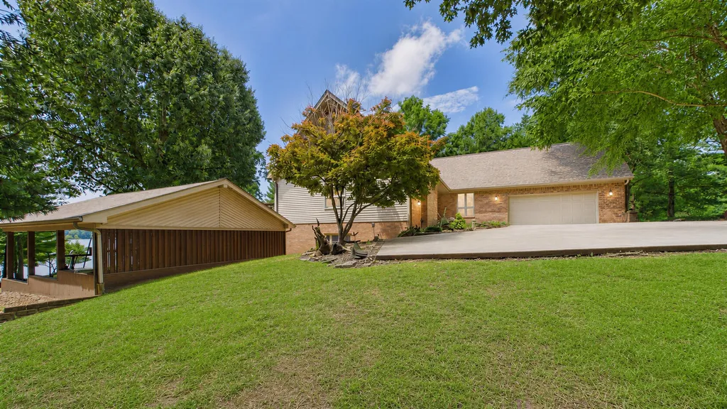 897 Summit Point Cadiz KY 42211