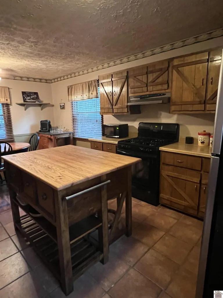 300 Spicewood Lane Benton KY 42025