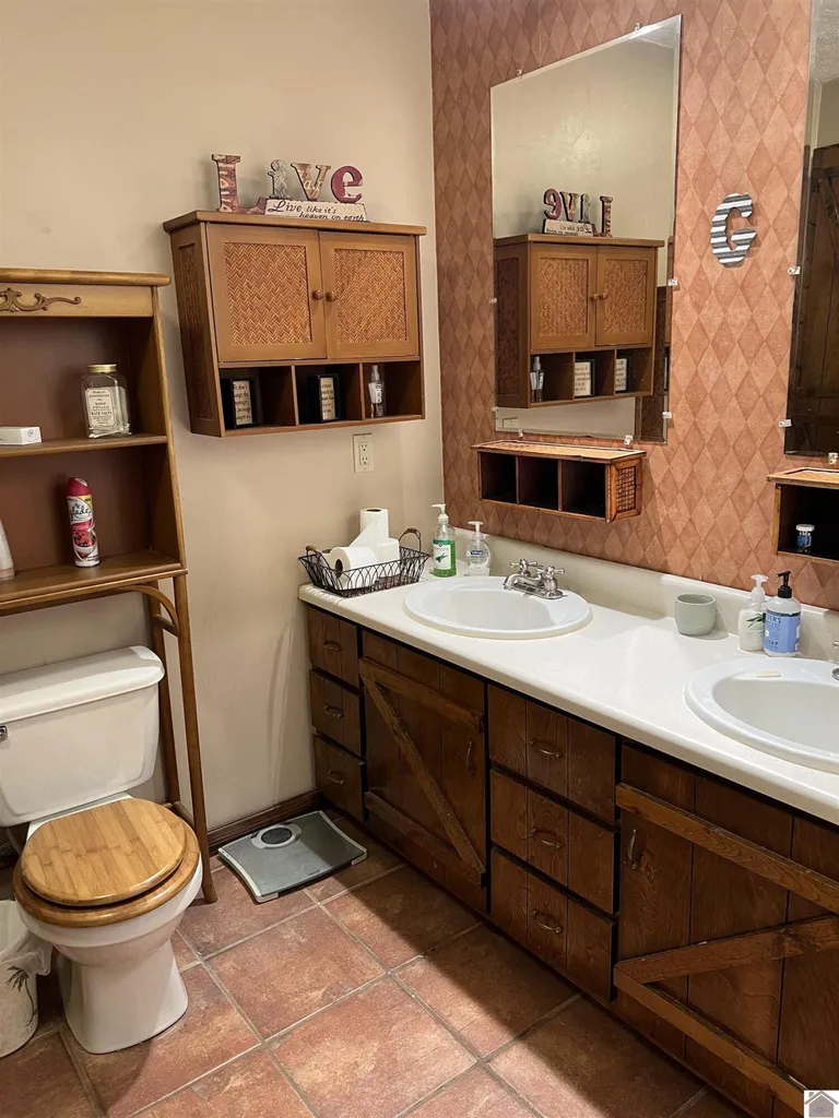 300 Spicewood Lane Benton KY 42025