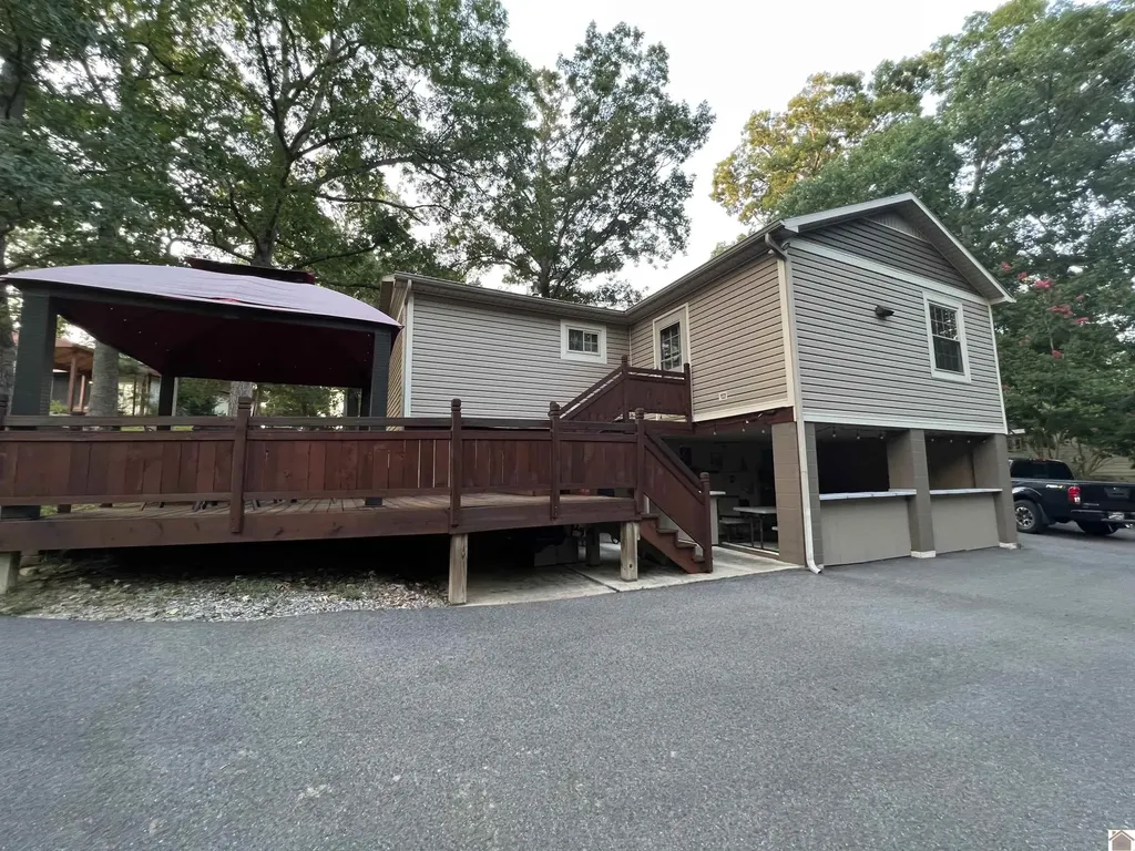 300 Spicewood Lane Benton KY 42025