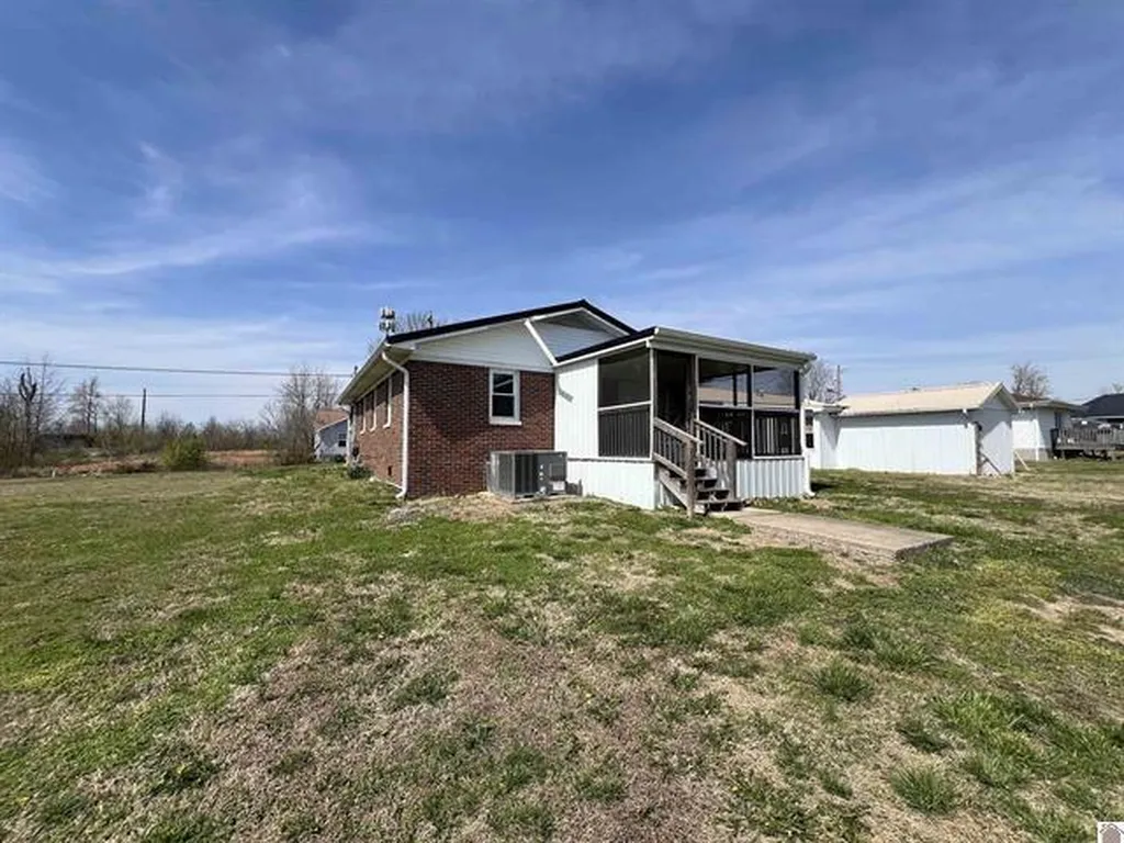 508 E Walnut Street Dawson Springs KY 42408