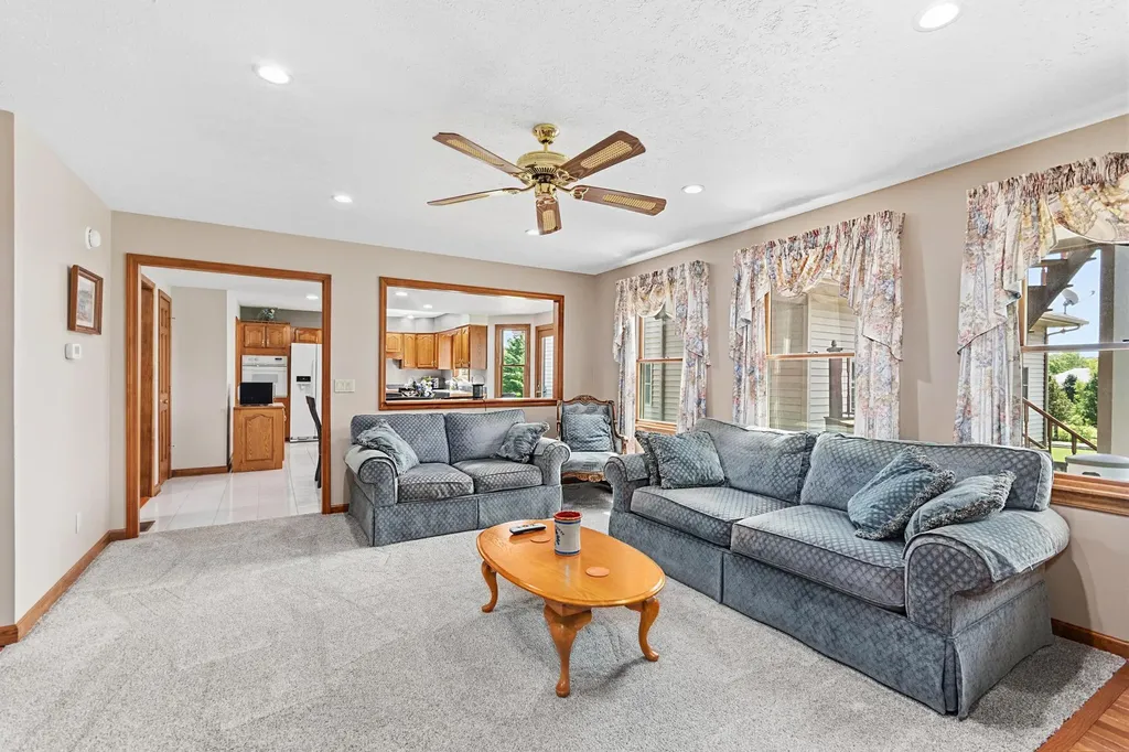 743 Ky-365 Sturgis KY 42459