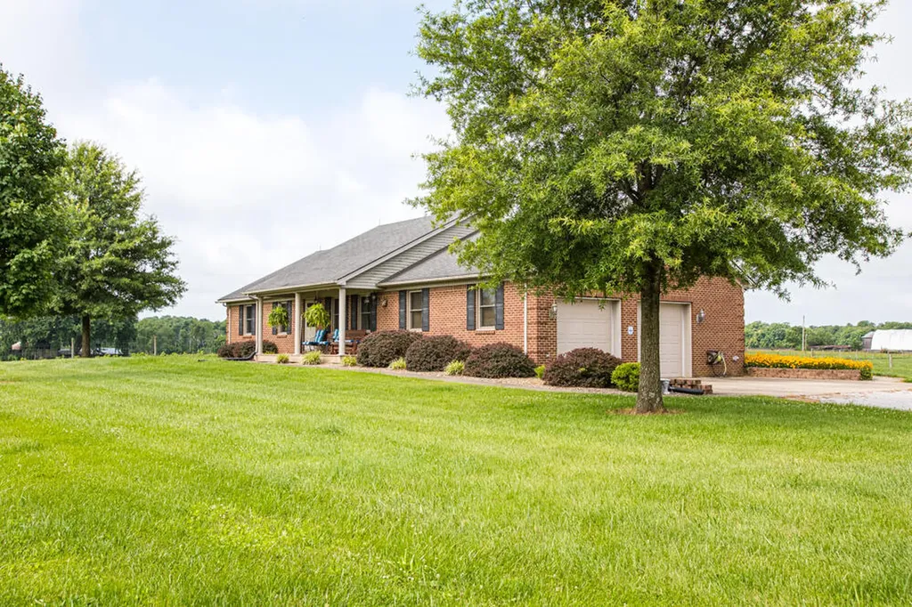 327 Collins Road Paris KY 40361