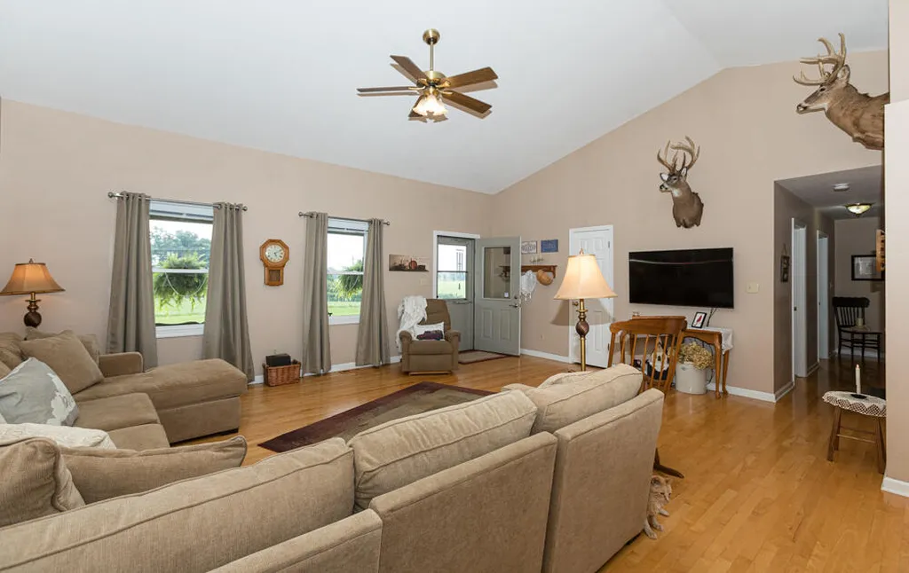 327 Collins Road Paris KY 40361