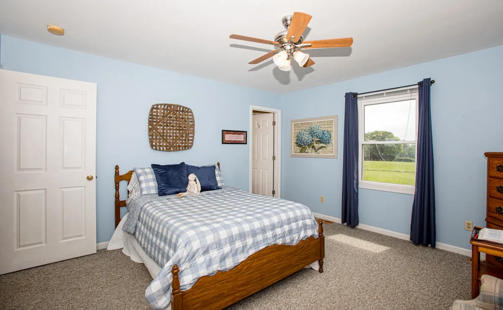 327 Collins Road Paris KY 40361
