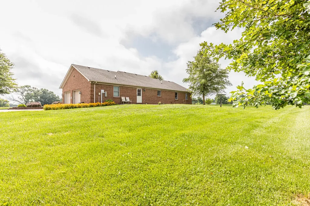 327 Collins Road Paris KY 40361