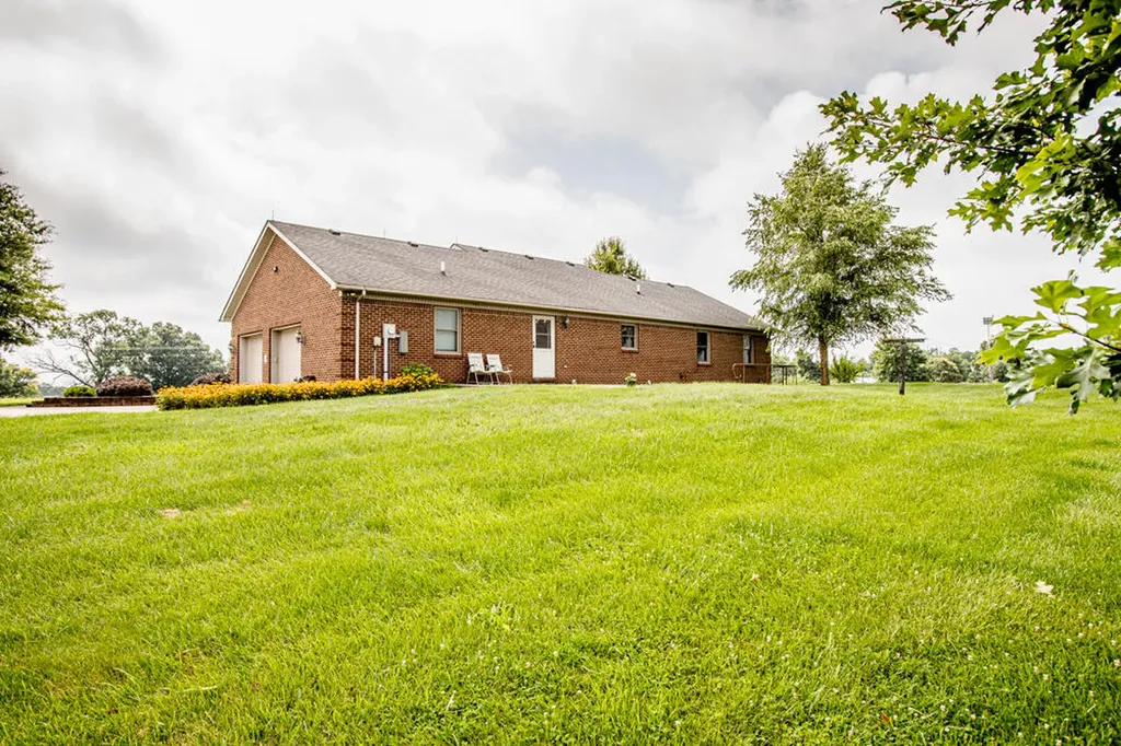 327 Collins Road Paris KY 40361
