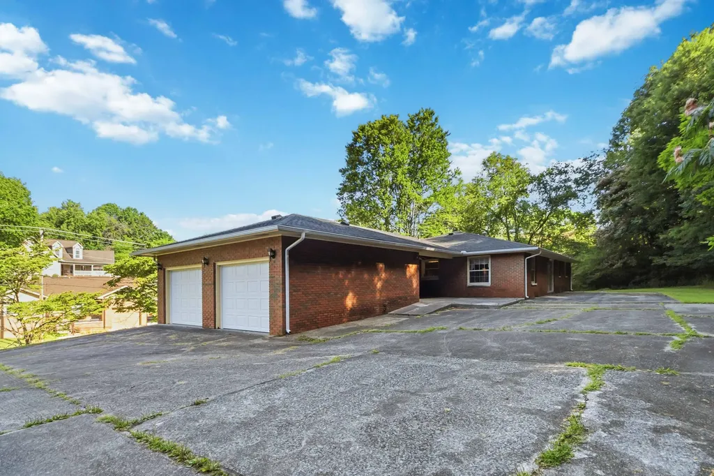 903 W 7th Street Corbin KY 40701