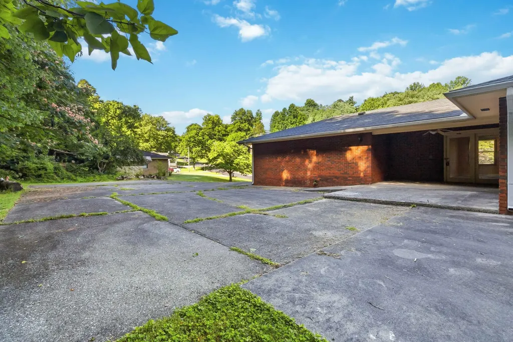 903 W 7th Street Corbin KY 40701