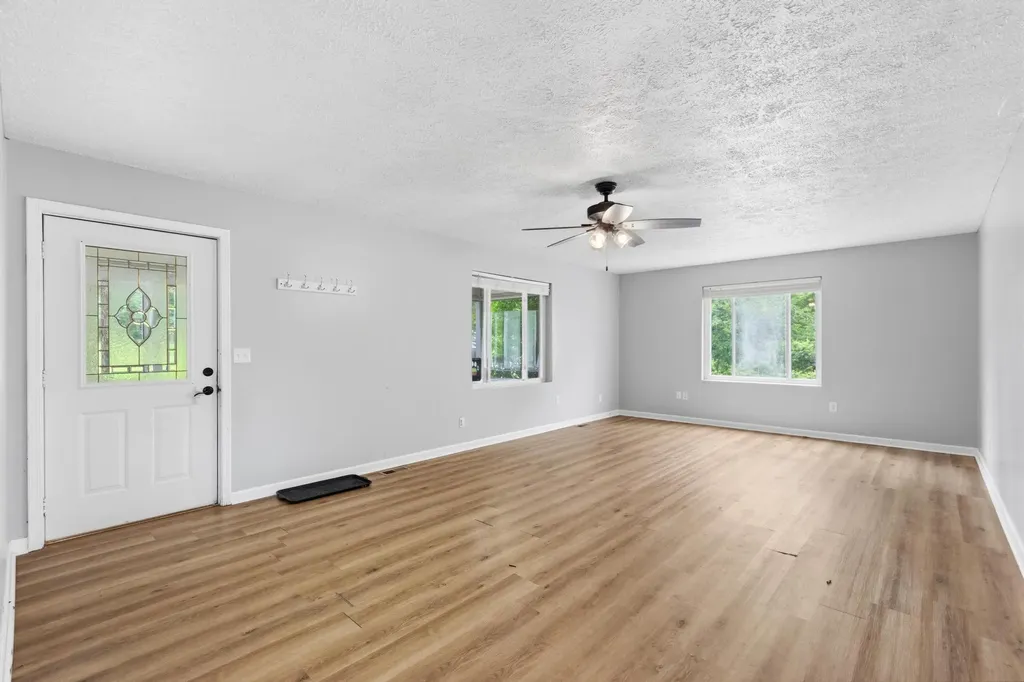 16475 Dawson Road Dawson Springs KY 42408