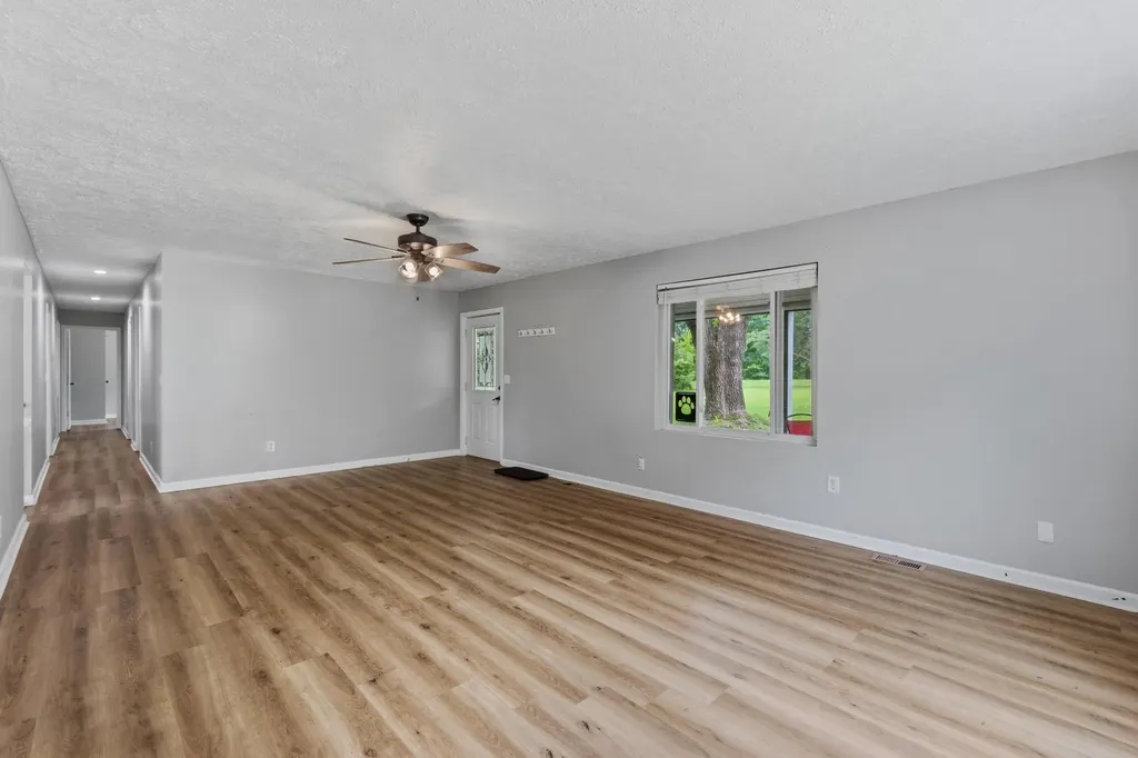 16475 Dawson Road Dawson Springs KY 42408