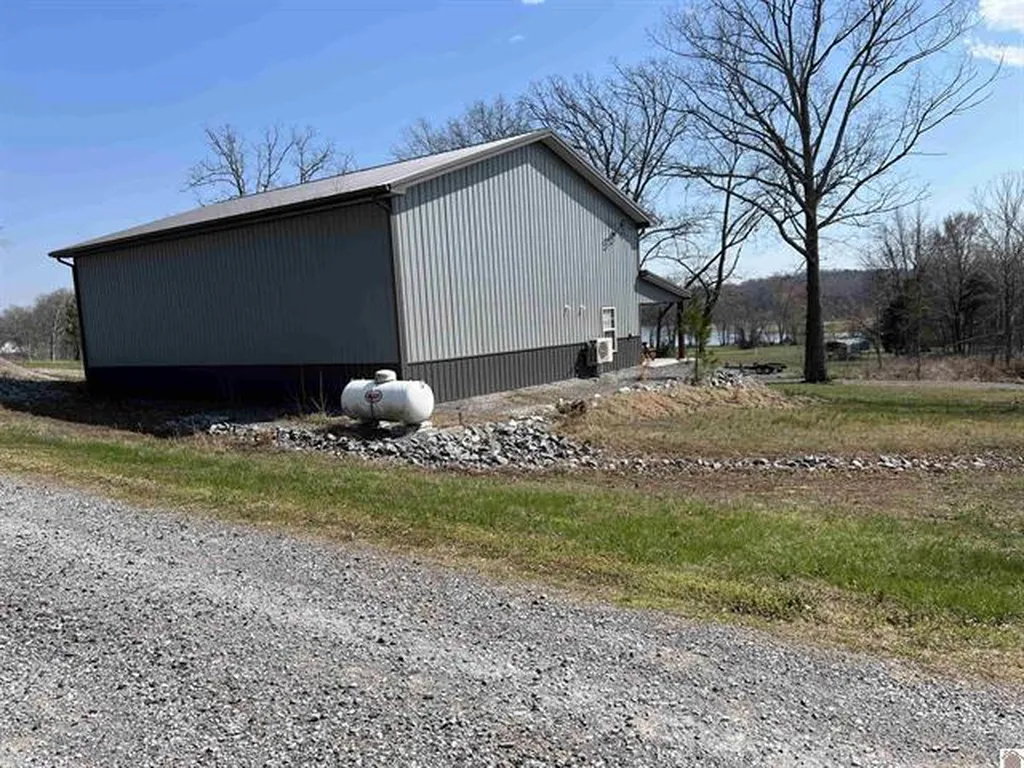 18 Goose Bay Drive Benton KY 42025