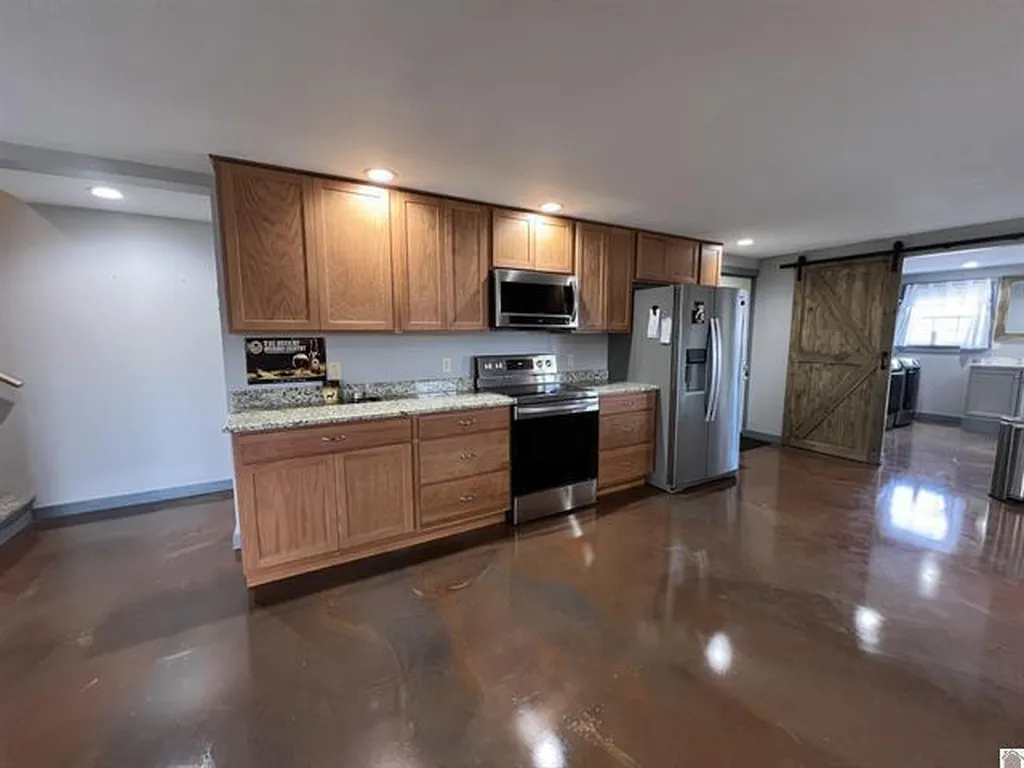 18 Goose Bay Drive Benton KY 42025