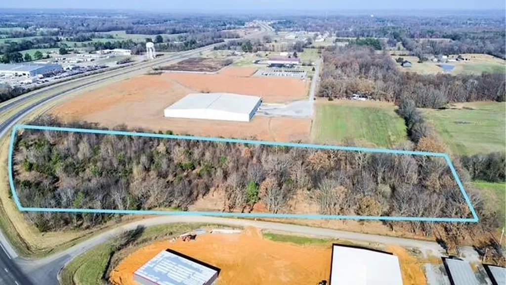 1811 U.s. 641 Benton KY 42025