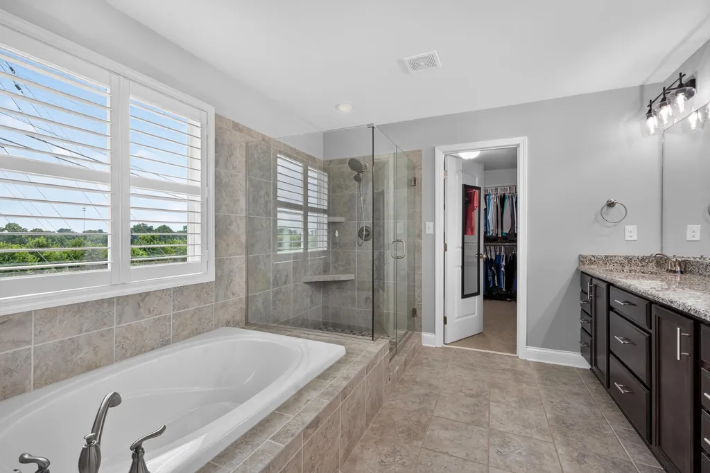 4636 Larkhill Lane Lexington KY 40509