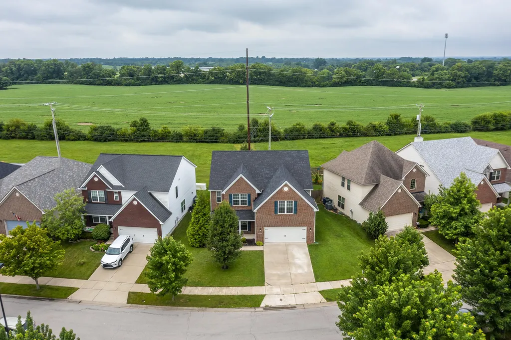 4636 Larkhill Lane Lexington KY 40509