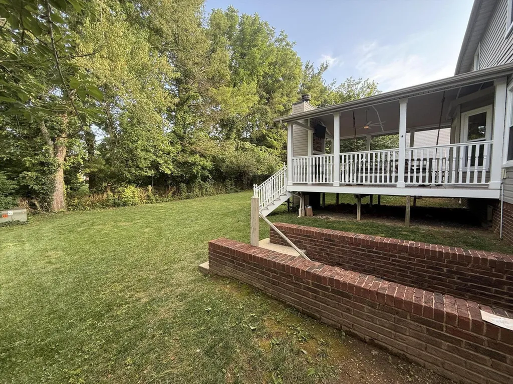 712 Maple Ridge Lane Lexington KY 40509