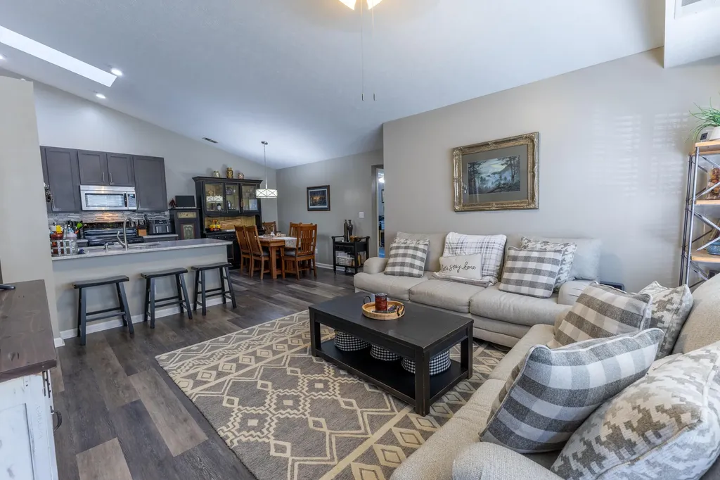 4216 Kensington Garden Court Lexington KY 40514
