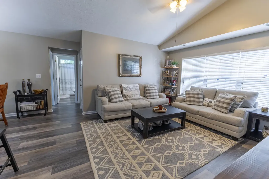 4216 Kensington Garden Court Lexington KY 40514