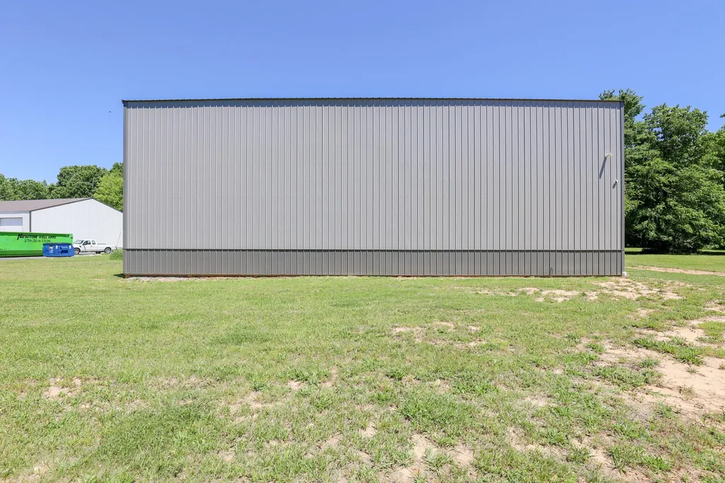 240 Ball Park Loop Ledbetter KY 42058