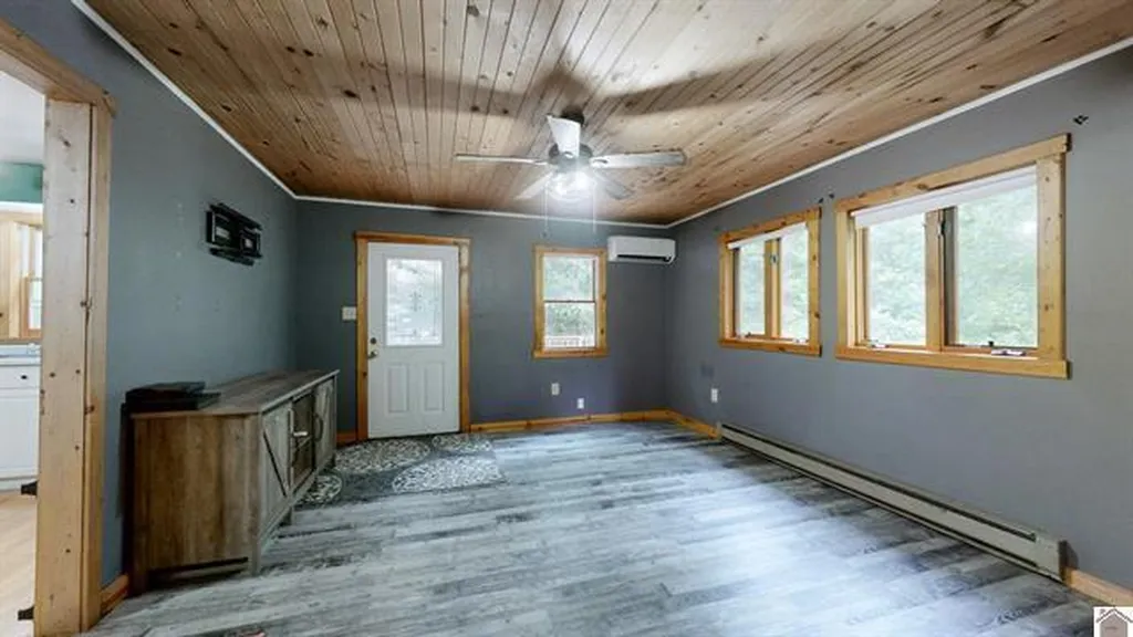 43 Barnacle Drive New Concord KY 42076