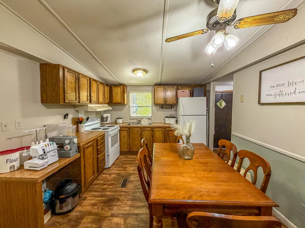 299 George Neil Hill Left Road Pineville KY 40977