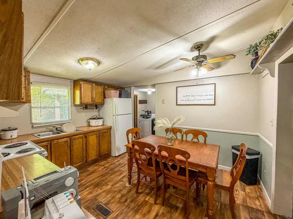 299 George Neil Hill Left Road Pineville KY 40977