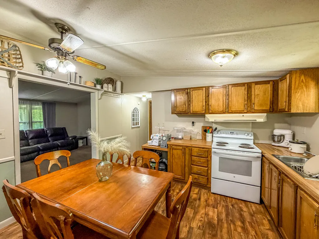 299 George Neil Hill Left Road Pineville KY 40977