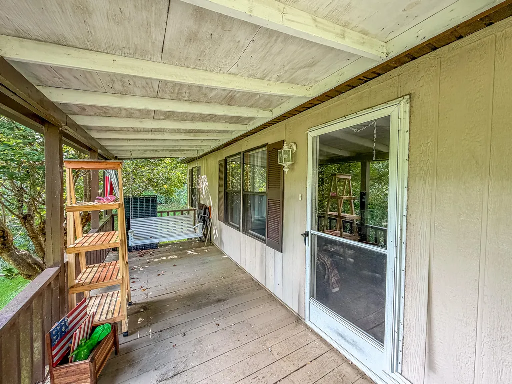 299 George Neil Hill Left Road Pineville KY 40977