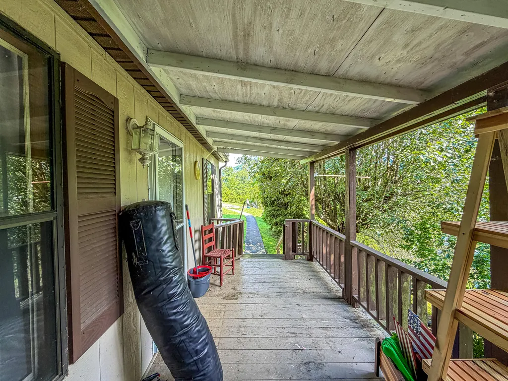 299 George Neil Hill Left Road Pineville KY 40977