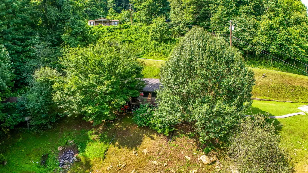299 George Neil Hill Left Road Pineville KY 40977