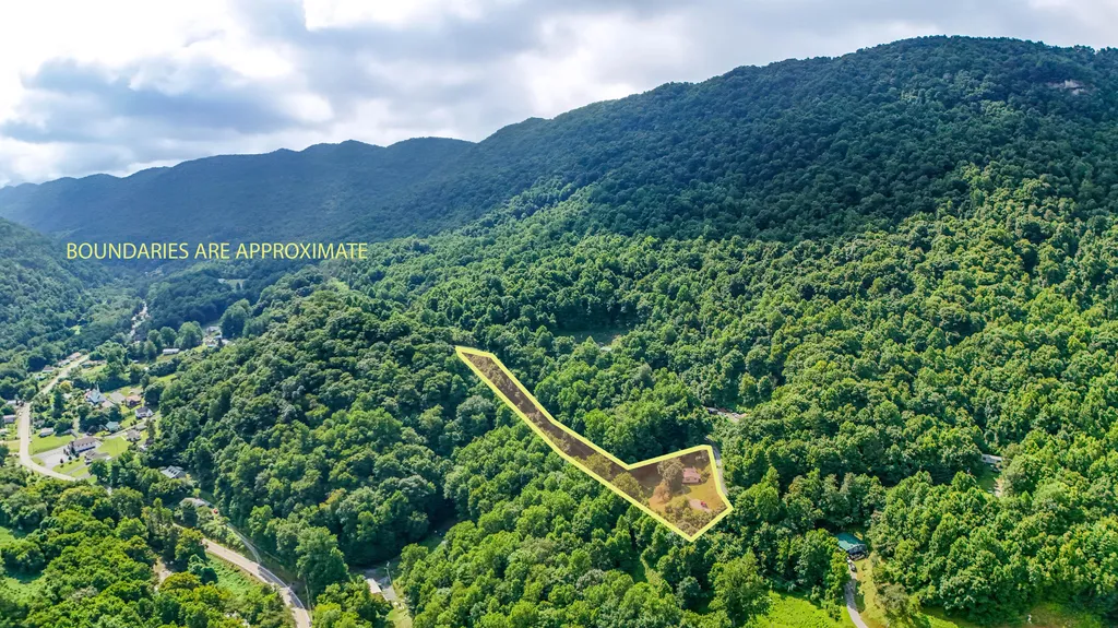 299 George Neil Hill Left Road Pineville KY 40977