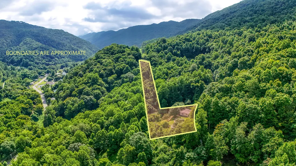 299 George Neil Hill Left Road Pineville KY 40977