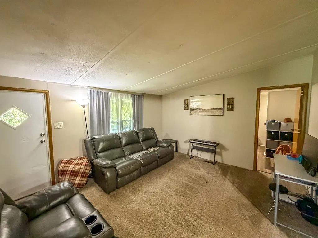 299 George Neil Hill Left Road Pineville KY 40977