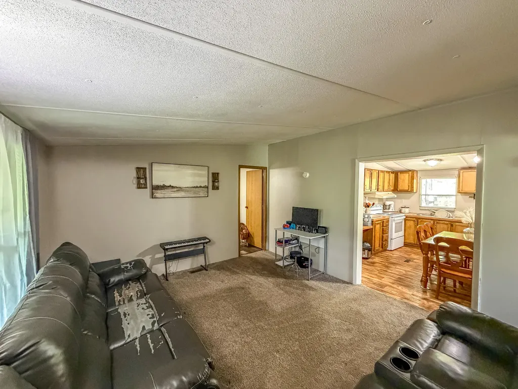 299 George Neil Hill Left Road Pineville KY 40977