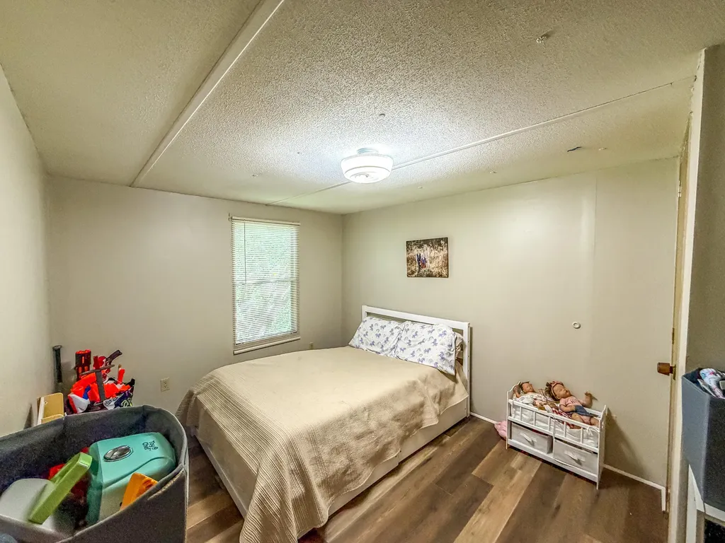 299 George Neil Hill Left Road Pineville KY 40977