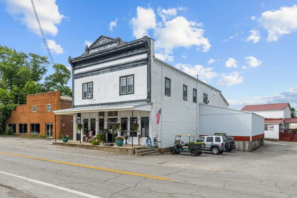3521 Kentucky 10 Tollesboro KY 41189