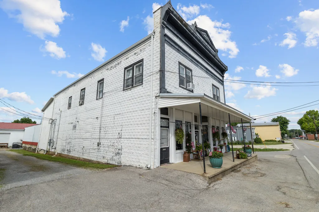 3521 Kentucky 10 Tollesboro KY 41189