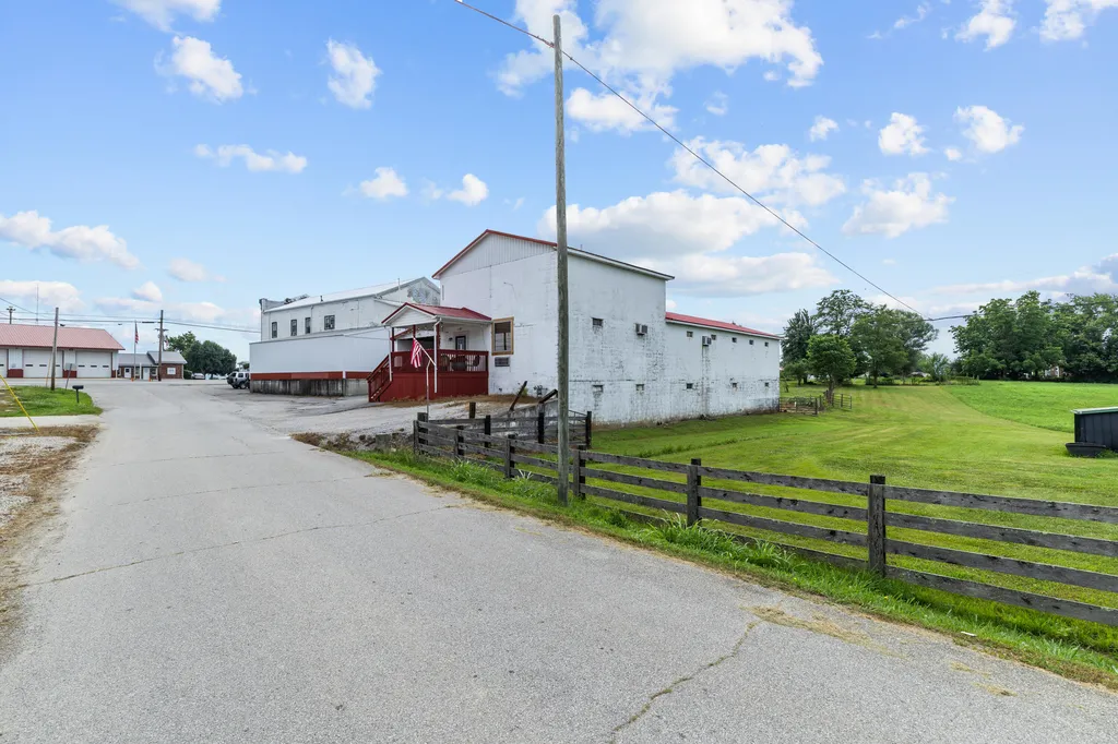 3521 Kentucky 10 Tollesboro KY 41189