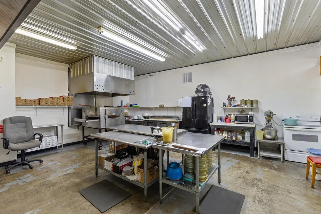 3521 Kentucky 10 Tollesboro KY 41189