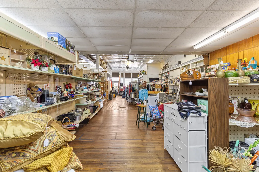 3521 Kentucky 10 Tollesboro KY 41189
