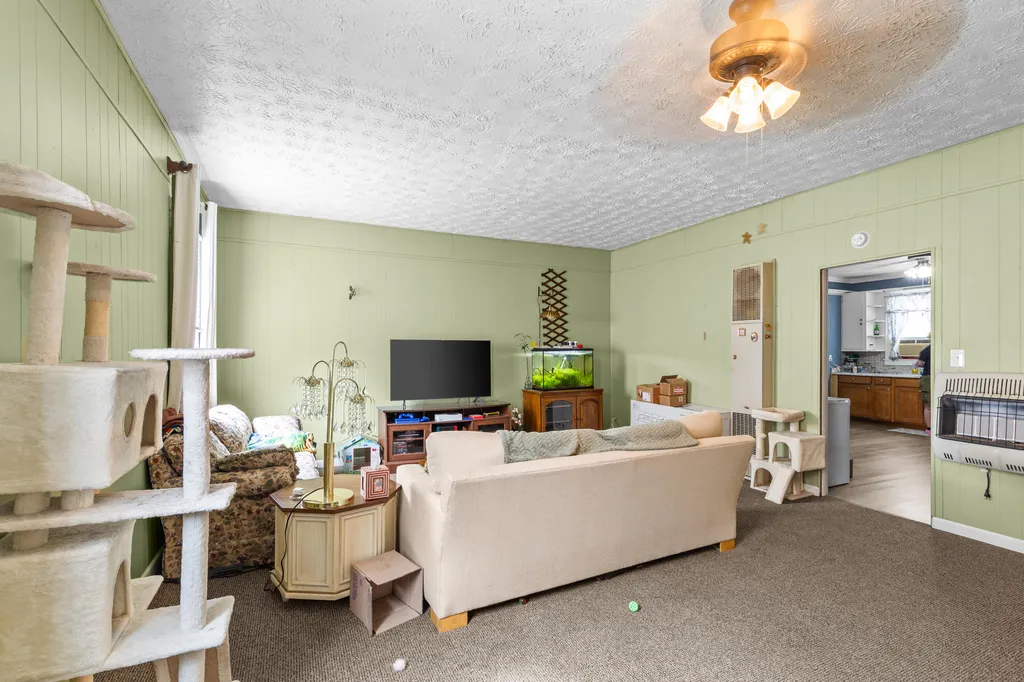 3521 Kentucky 10 Tollesboro KY 41189