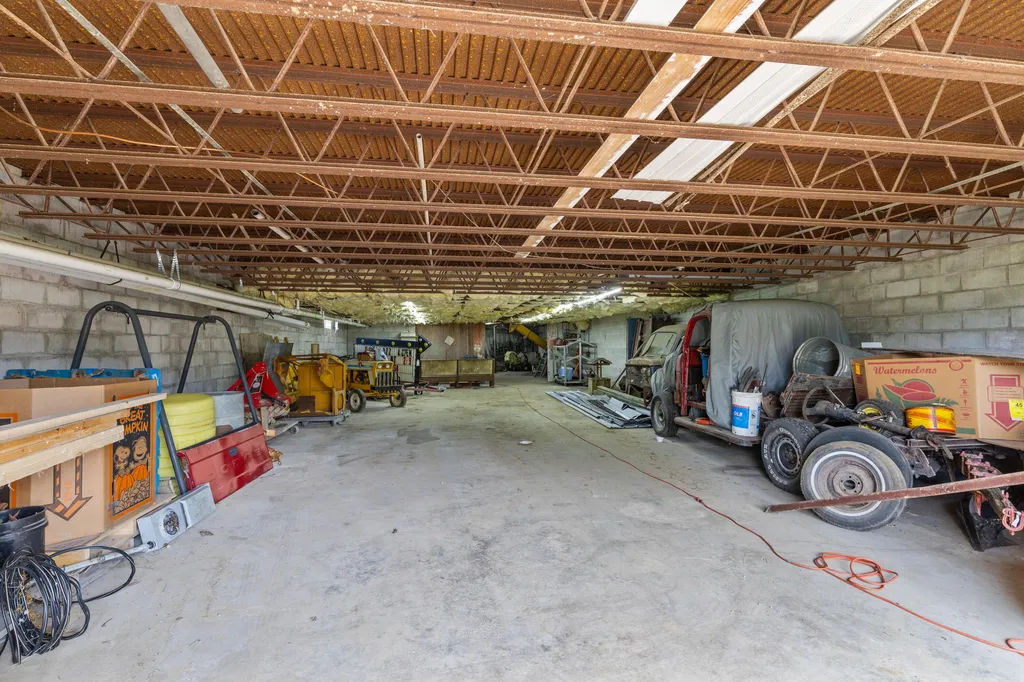 3521 Kentucky 10 Tollesboro KY 41189